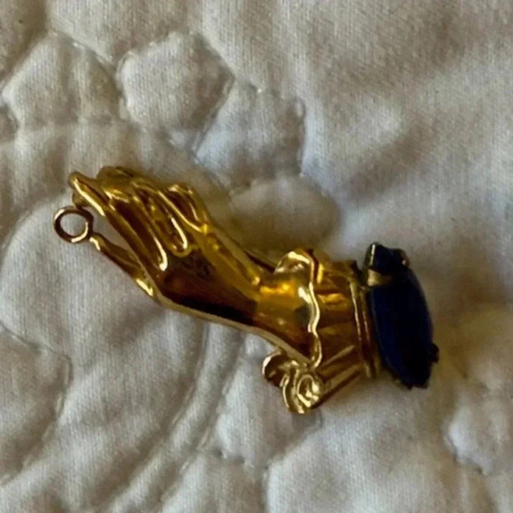 Vintage Brooch Victorian Era Pin/pendant  Ladies Hand Design - Picture 4 of 4